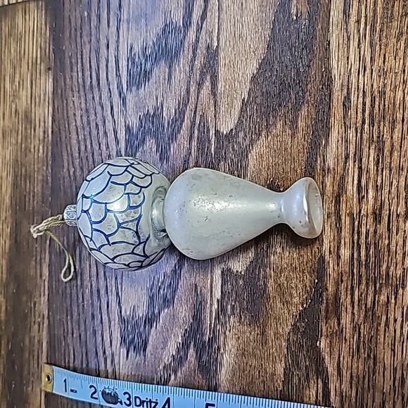 Vintage hand blown glass ornate Christmas ornament - Picture 4 of 8